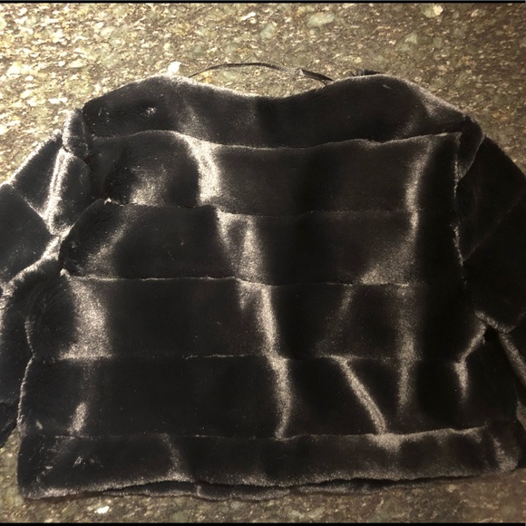 SOLD! STUNNING WHITE HOUSE BLACK MARKET FAUX FUR BOLERO - Picture 5 of 14